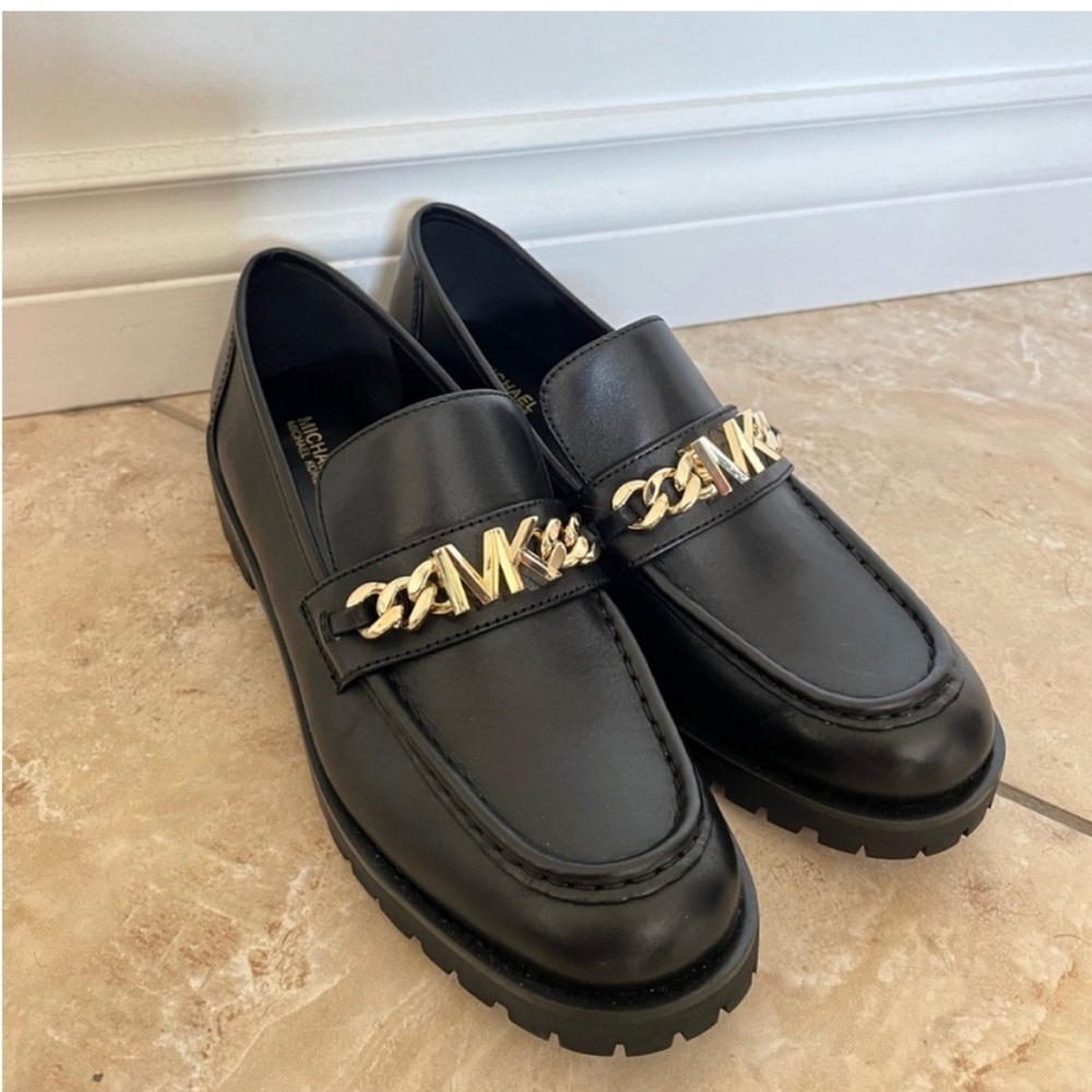 Like new Michael Kors leather Blaine loafers
